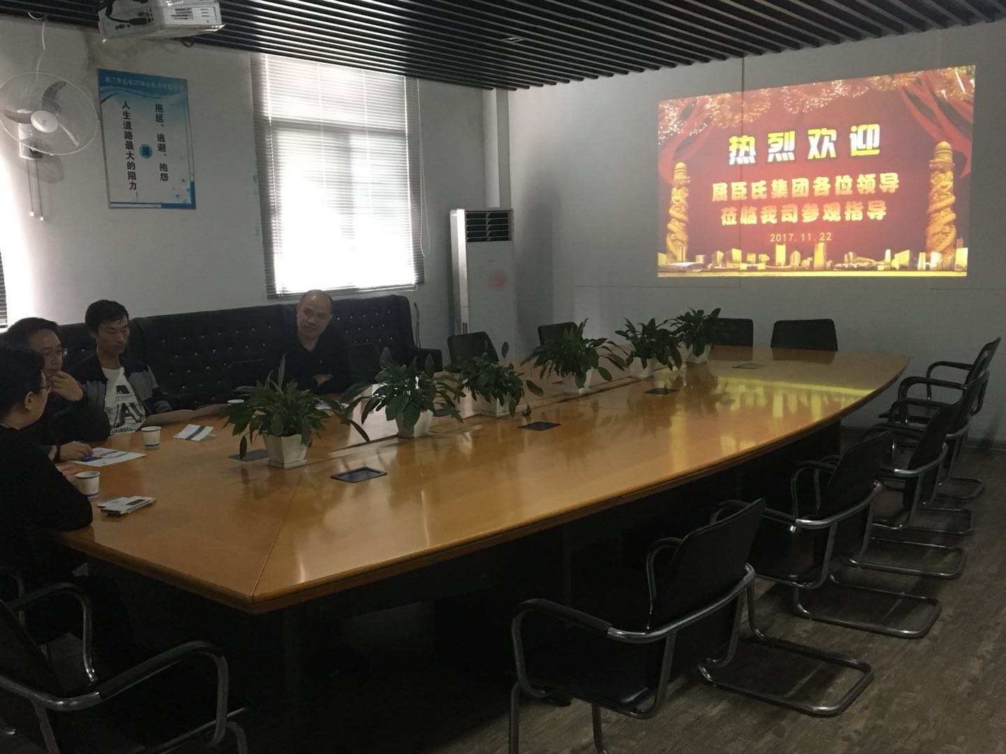 �y�������������������